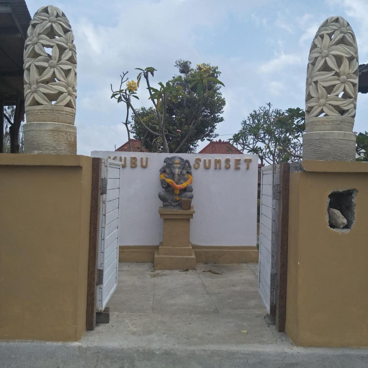 Kubu Sunset Guest House Nusa Lembongan Esterno foto